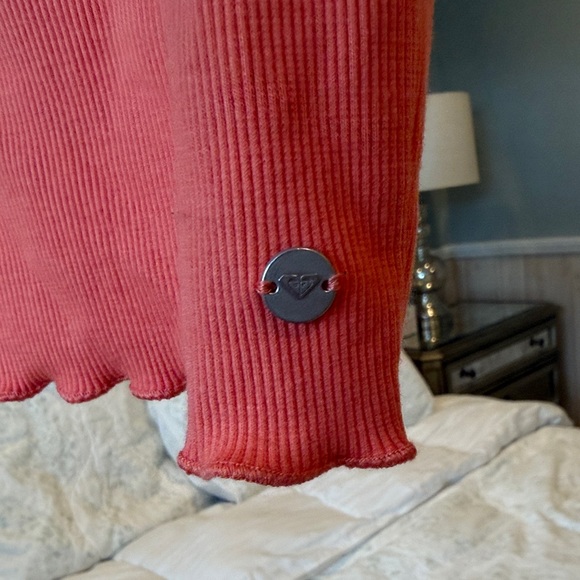 Pink Roxy Crop Top - Picture 3 of 4